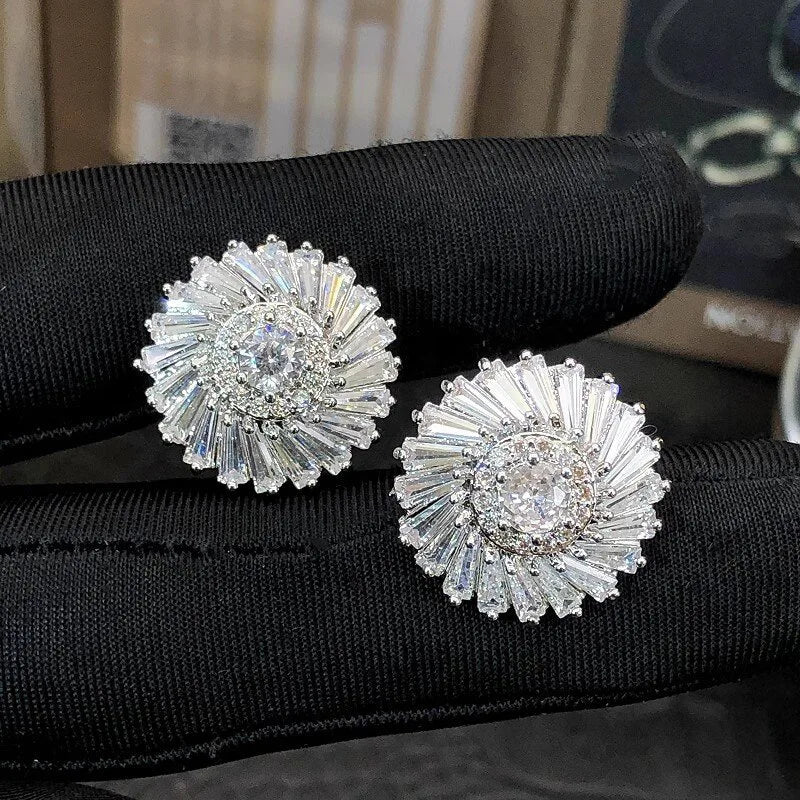 E4636 White Gold Flower Stud Earrings With Round Zircon Claw Setting For Women Wedding Romantic Fashion Jewelry