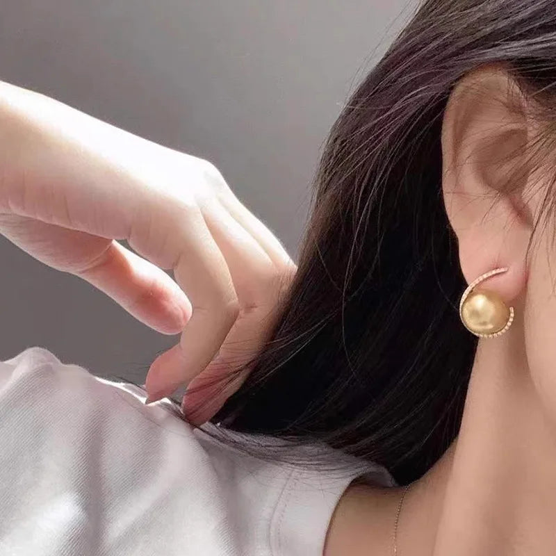 E3653 Modern Geometric Earrings Black Gold Imitation Pearl Studs Party Women's Jewelry