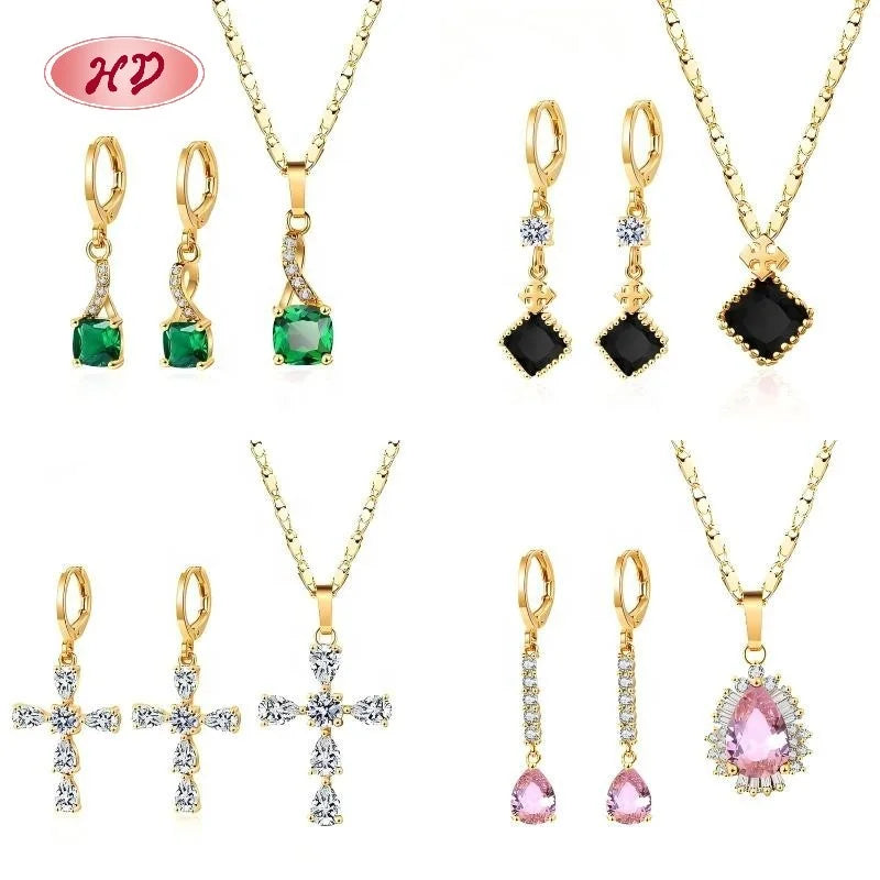 A Set of Four Earrings and Necklace Set Classic 18K Gold Coated Jewelry Sets Fashion Heart Design for Women Daily Jewelry